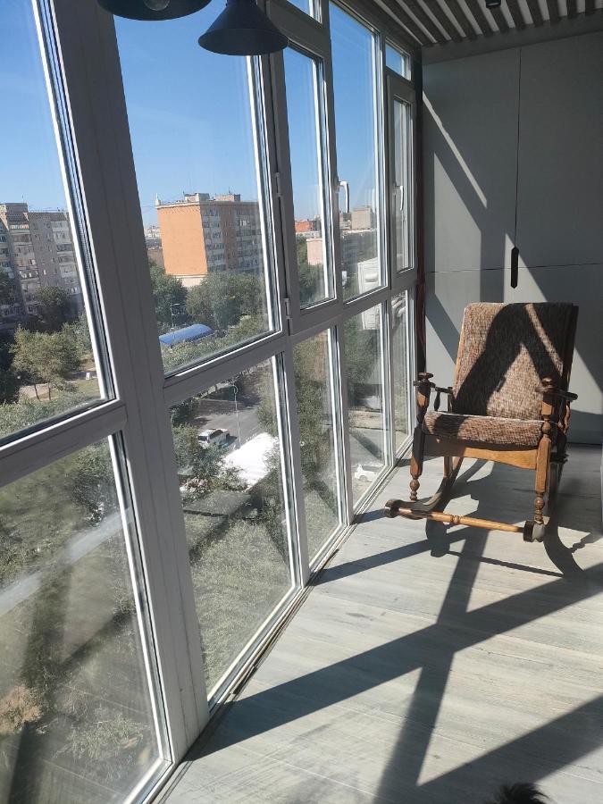 Двухкомнатная Квартира В Самом Центре Актобе Dış mekan fotoğraf